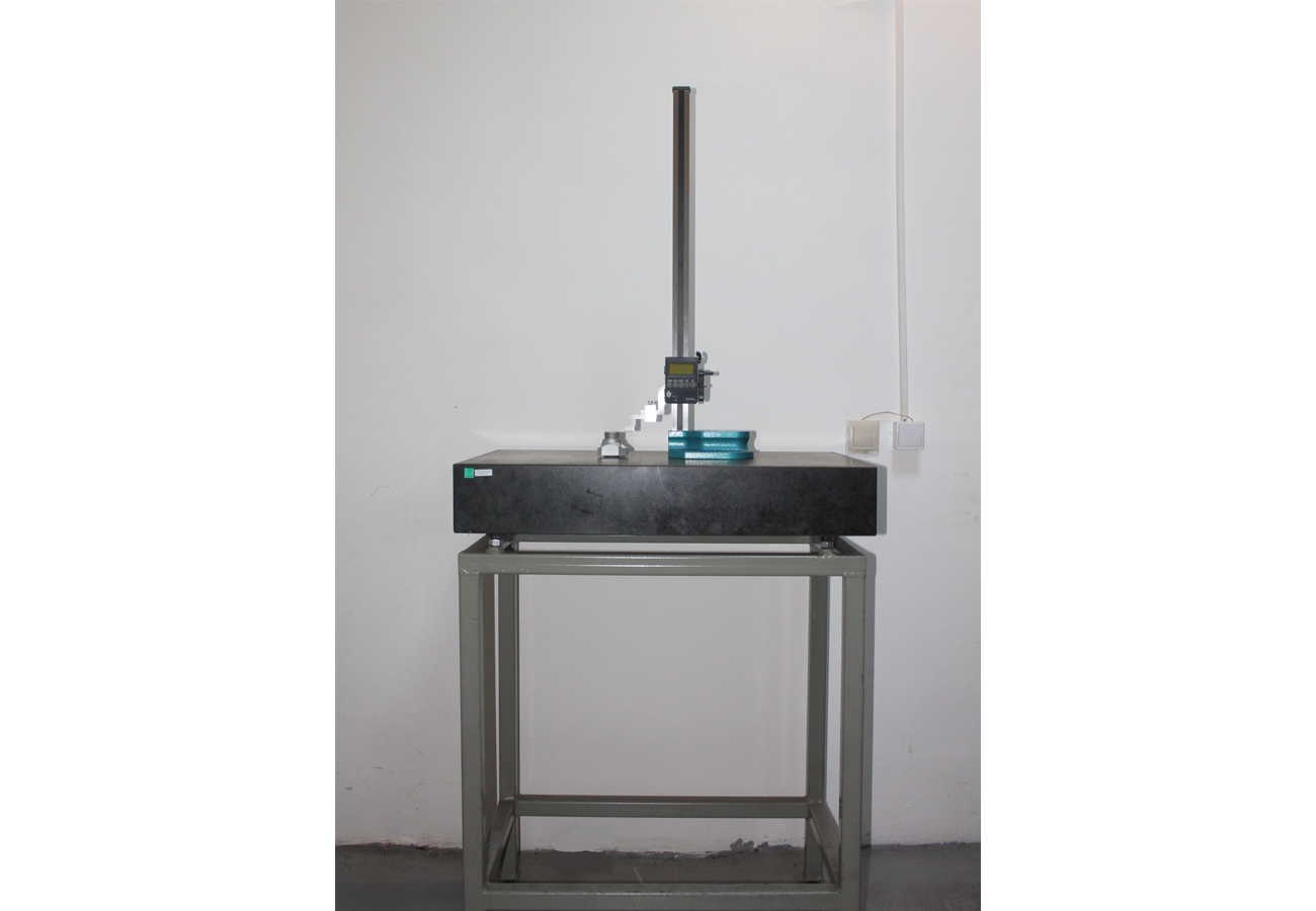 Granite measuring table and height gauge